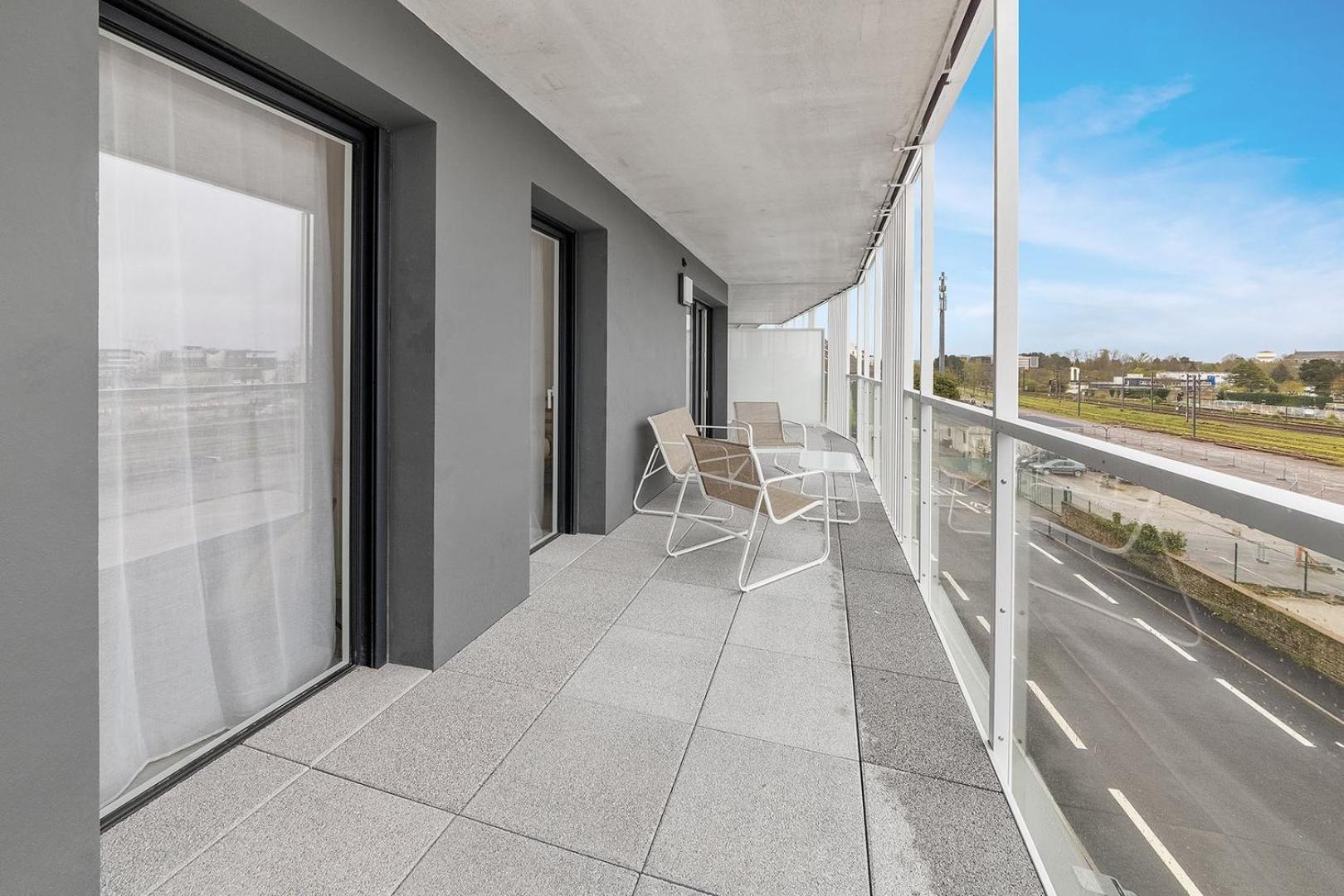 L'odyssee - Bel -terrasse/parking